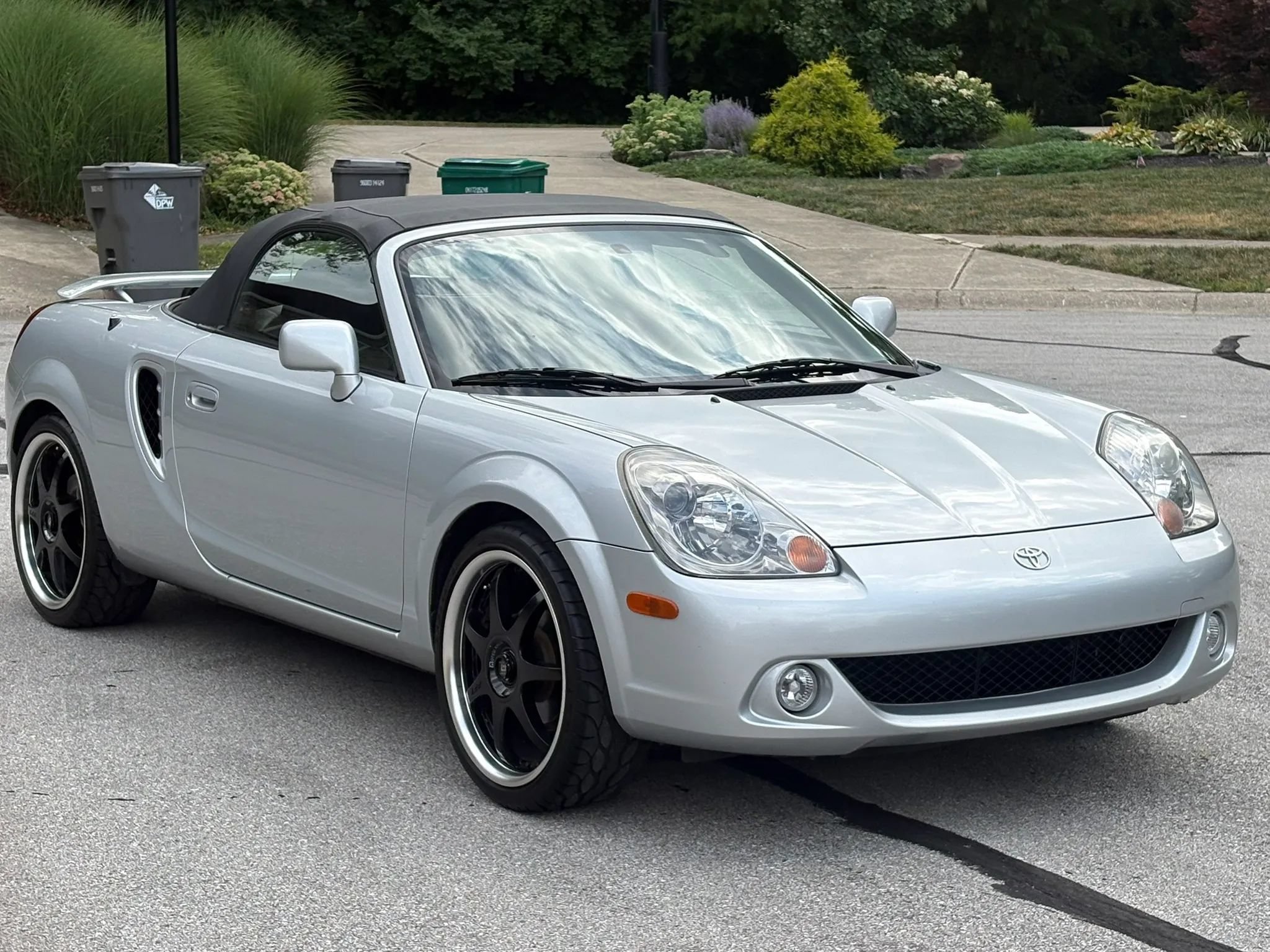 Used 2003 Toyota MR2 RWD image 4