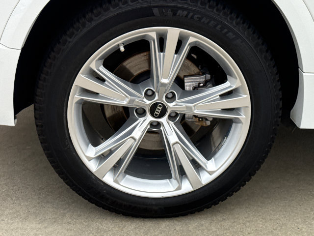 Used 2022 Audi Q8 Premium Plus AWD/4WD image 9