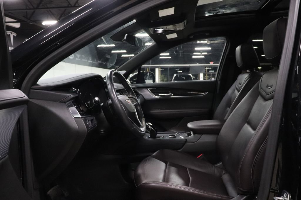 Used 2024 Cadillac XT6 Premium Luxury w/ LPO, Floor Liner Package image 11