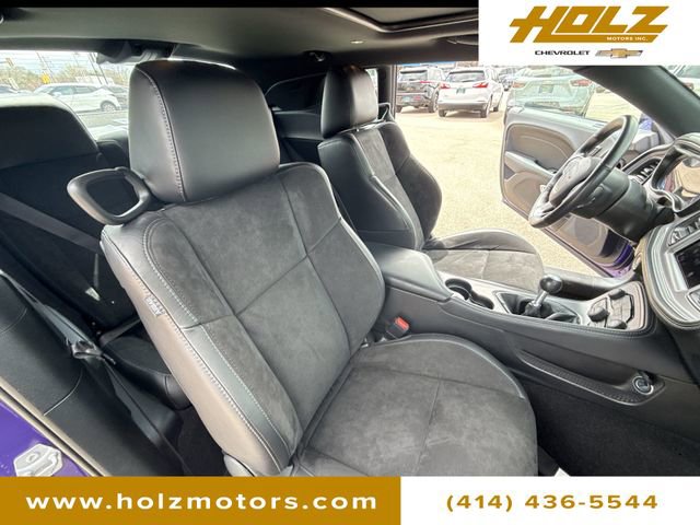 Used 2023 Dodge Challenger R/T w/ Plus Package image 28