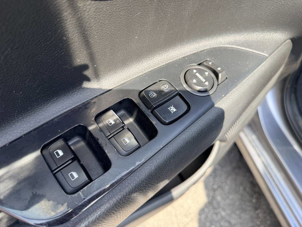 Used 2019 Kia Rio S image 8