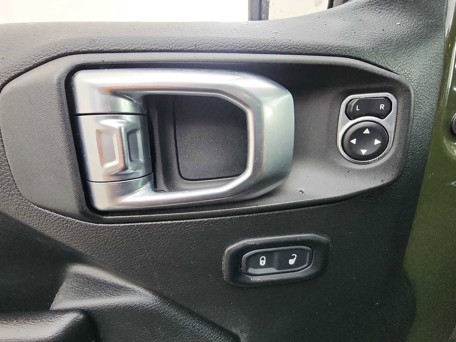 Used 2021 Jeep Wrangler Unlimited Willys image 14