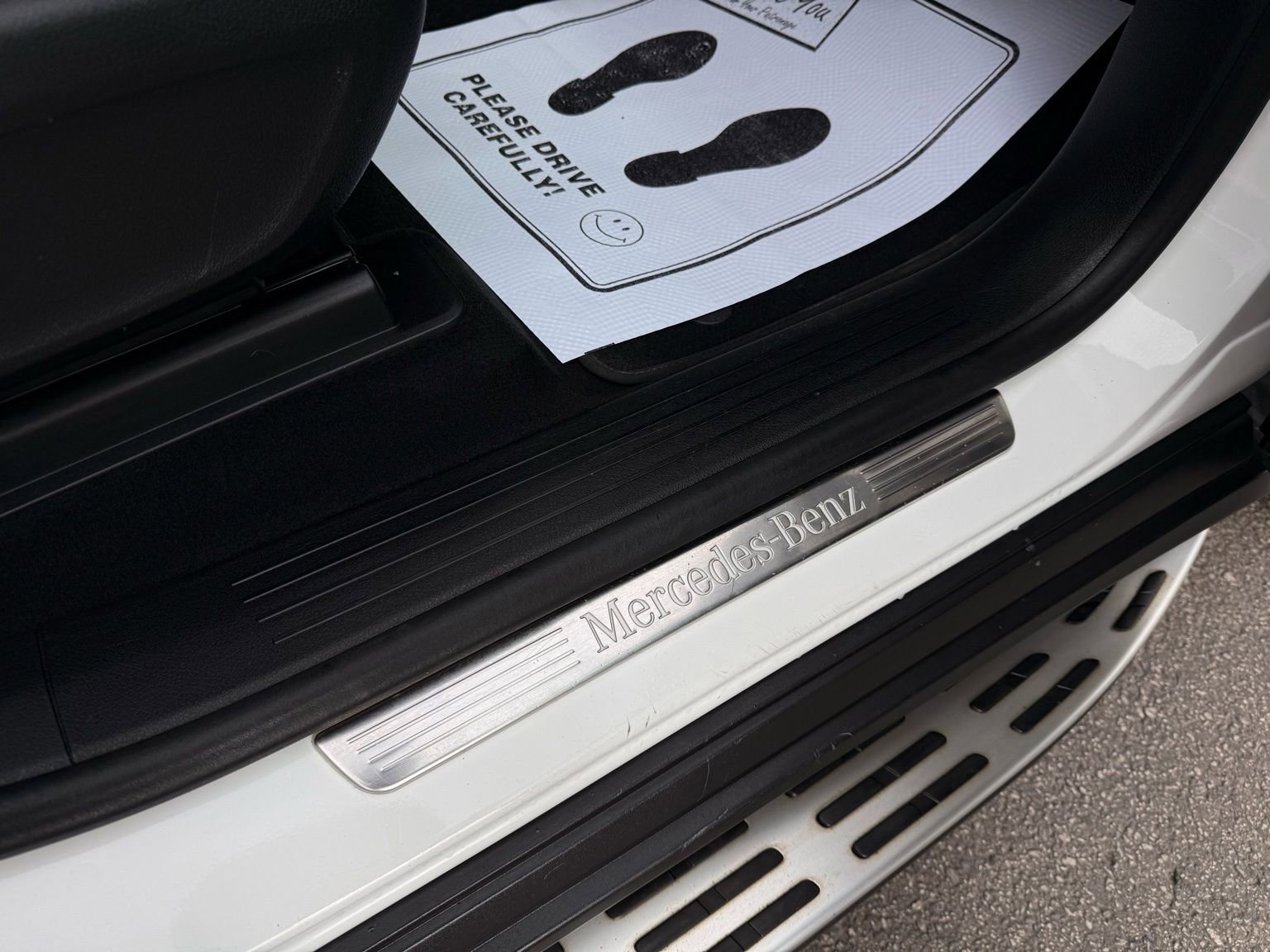 Used 2020 Mercedes-Benz GLE 350 4MATIC w/ Premium Package image 18