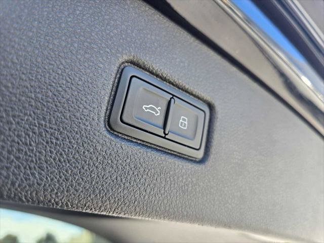 Used 2023 Audi Q7 3.0T Premium w/ Convenience Package AWD/4WD image 15