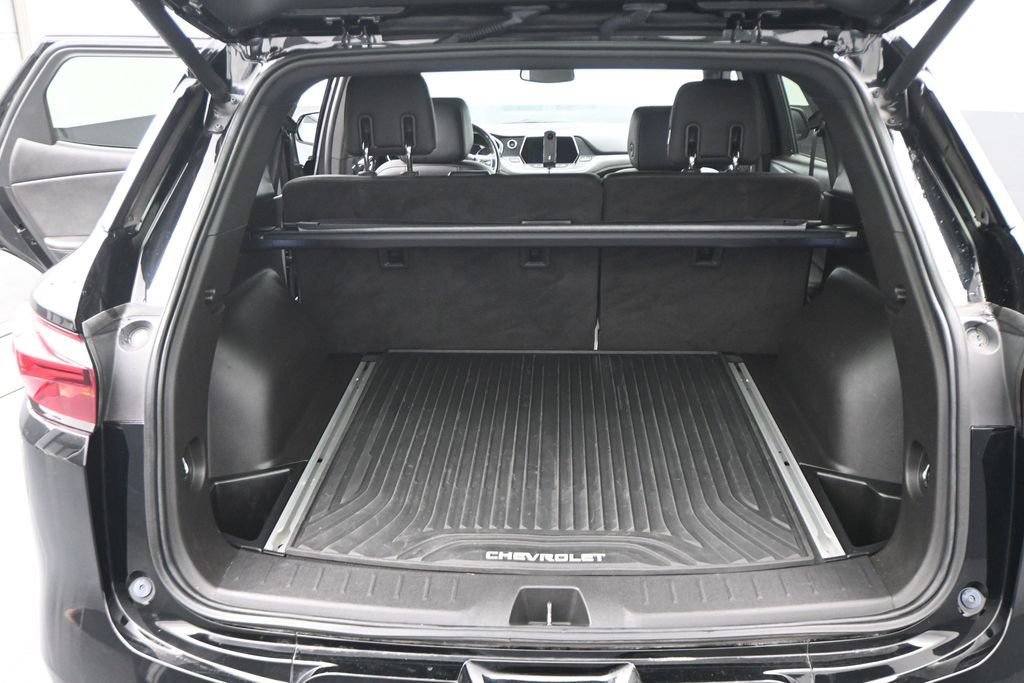 Used 2019 Chevrolet Blazer Premier w/ Sun and Wheels Package AWD/4WD image 4