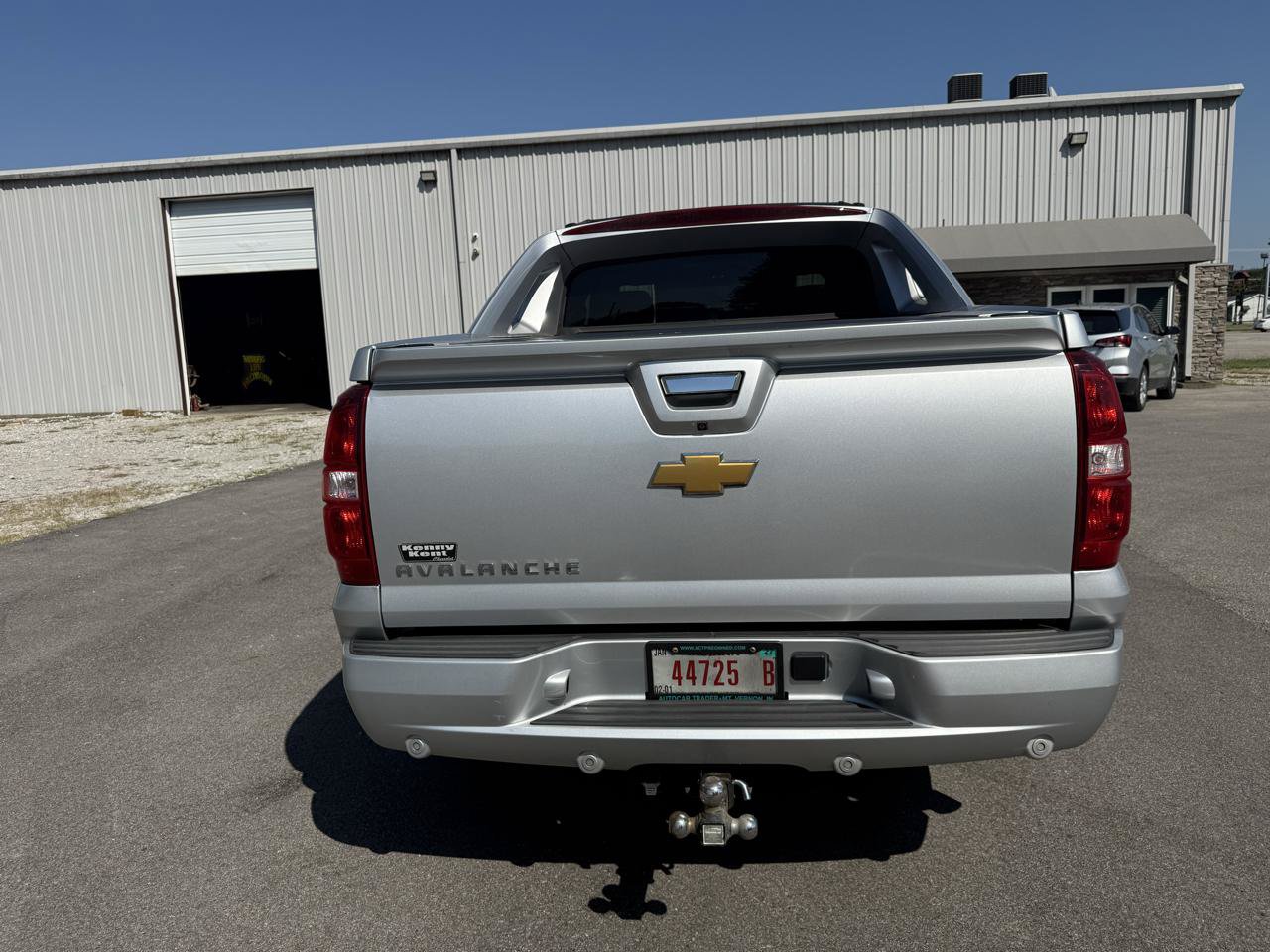 Used 2013 Chevrolet Avalanche LTZ AWD/4WD image 4