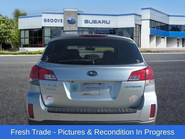 Used 2012 Subaru Outback 2.5i Limited w/ Moonroof Pkg AWD/4WD image 4