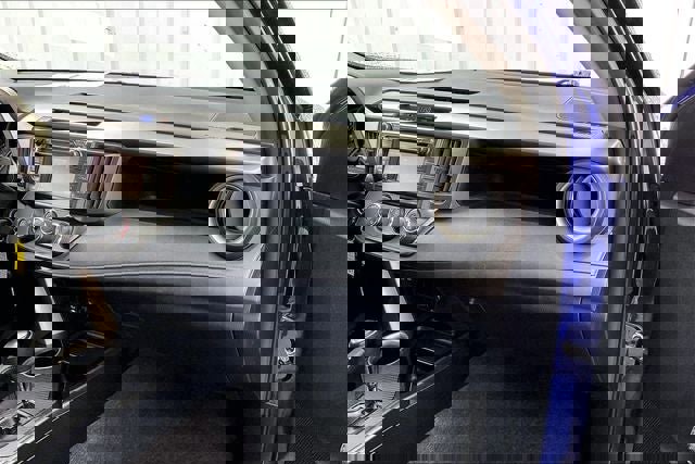 Used 2015 Toyota RAV4 LE AWD/4WD image 17