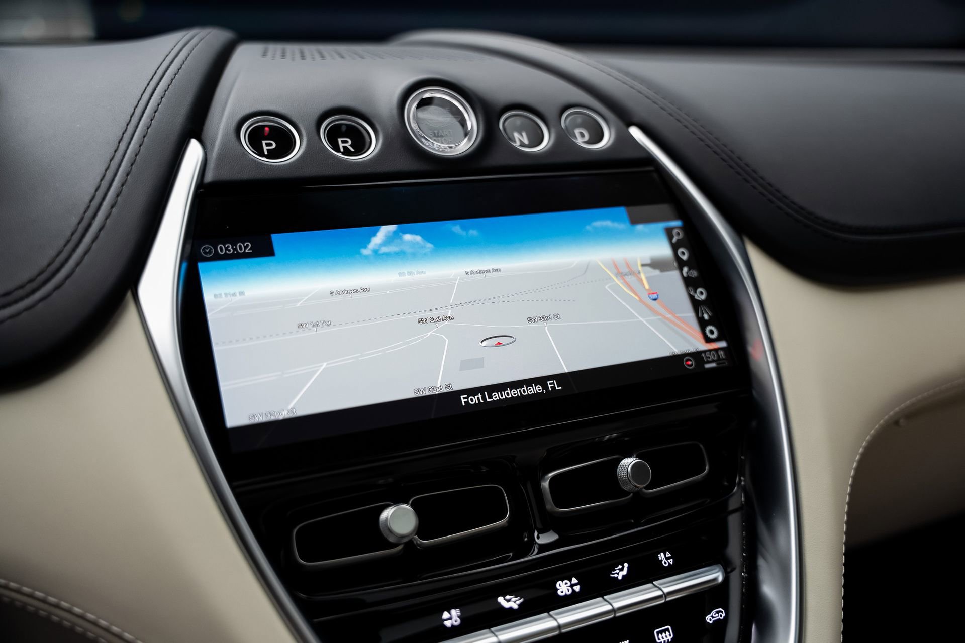 Used 2023 Aston Martin DBX AWD/4WD image 47