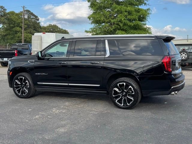 Used 2022 GMC Yukon XL Denali AWD/4WD image 5