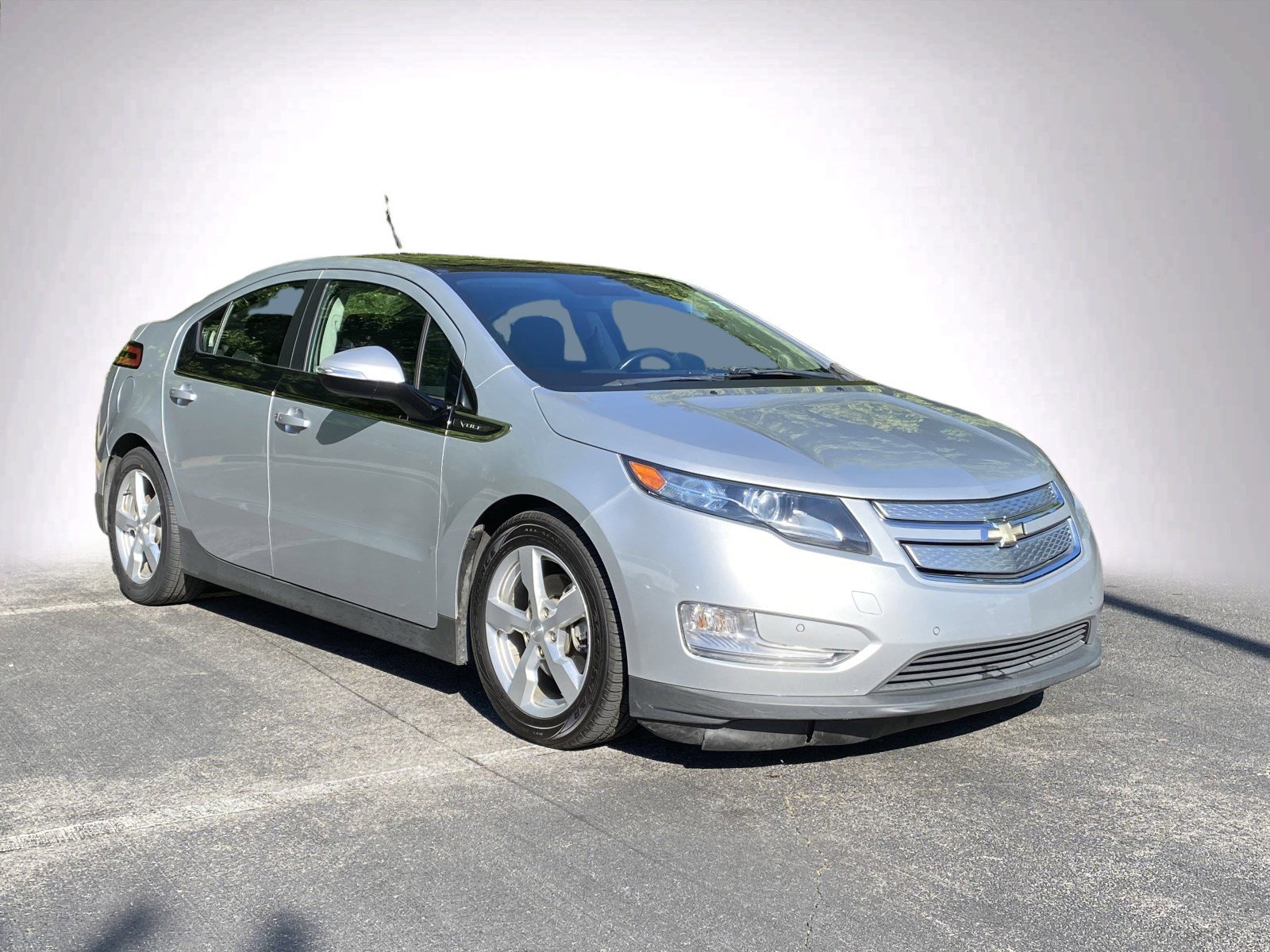 Used 2012 Chevrolet Volt Premium w/ Premium Trim Package FWD video 2