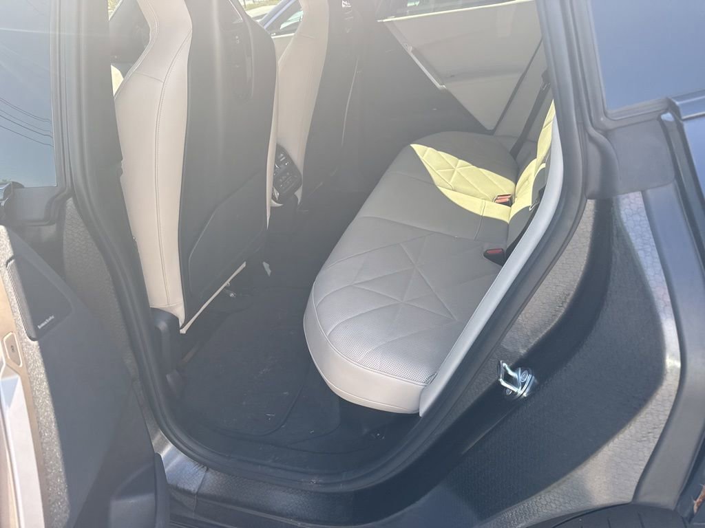 Used 2024 BMW iX xDrive50 w/ Sport Package image 6