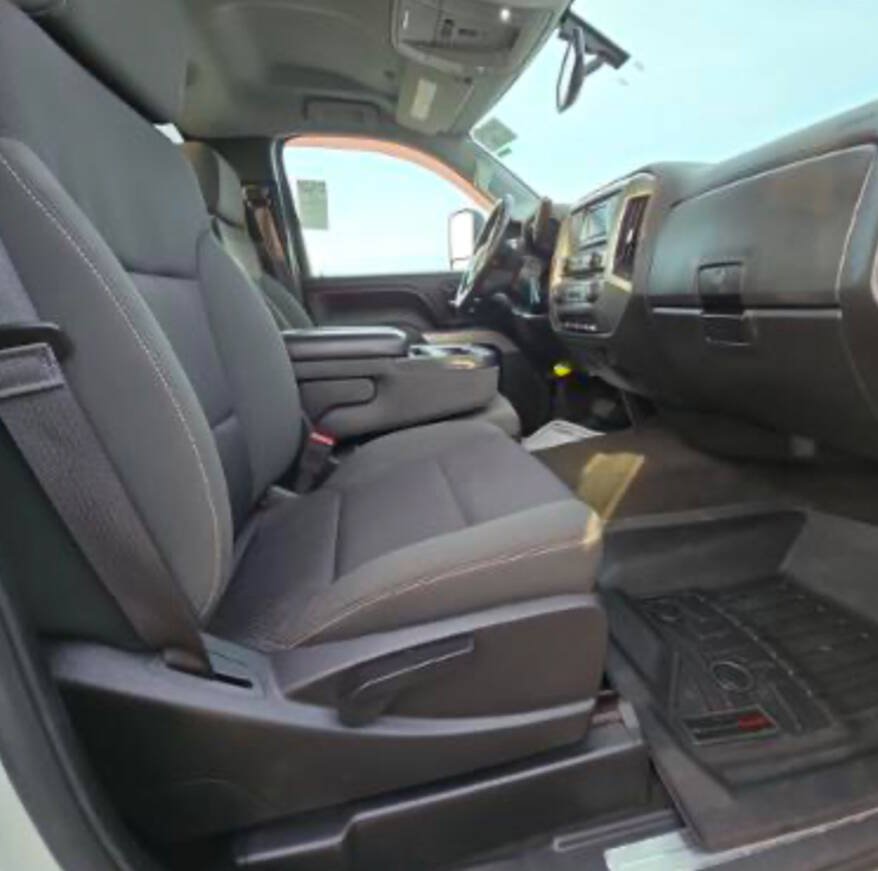 Used 2015 Chevrolet Silverado 3500 LT w/ LT Convenience Package AWD/4WD image 11