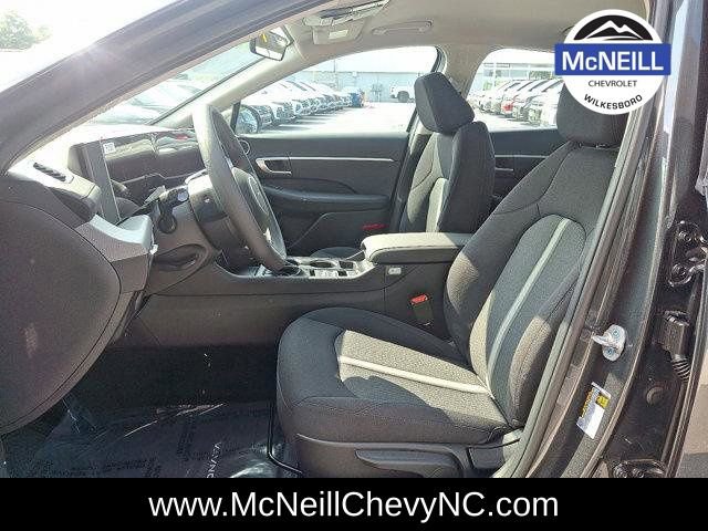 Used 2025 Hyundai Sonata SE image 6