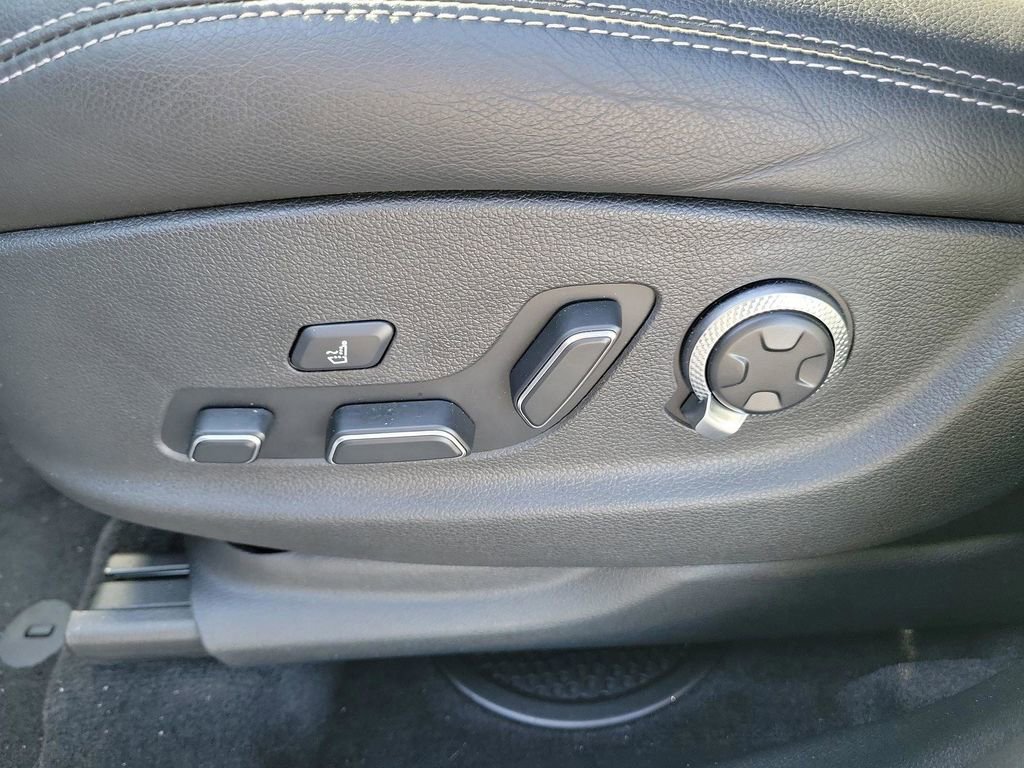 Used 2025 Genesis GV70 2.5T Sport Prestige w/ Sport Prestige Package image 24