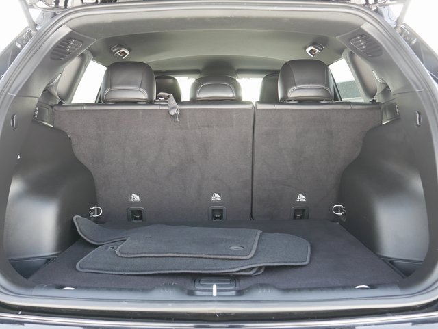 Used 2024 Jeep Compass Latitude image 11