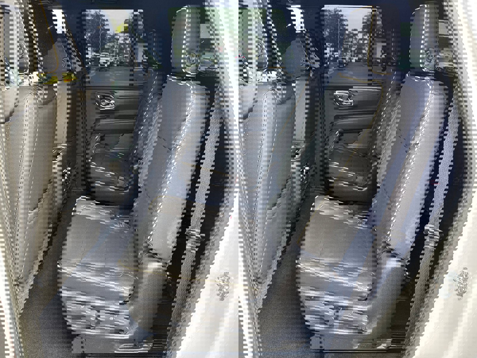 Certified 2021 GMC Yukon SLT w/ SLT Luxury Plus Package image 21