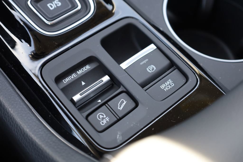 New 2025 Honda Pilot Touring image 24