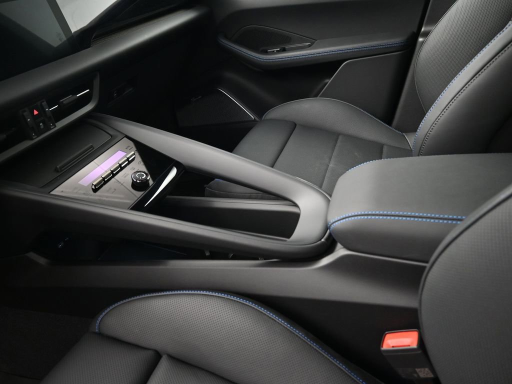 New 2026 Porsche Macan Turbo Electric image 22