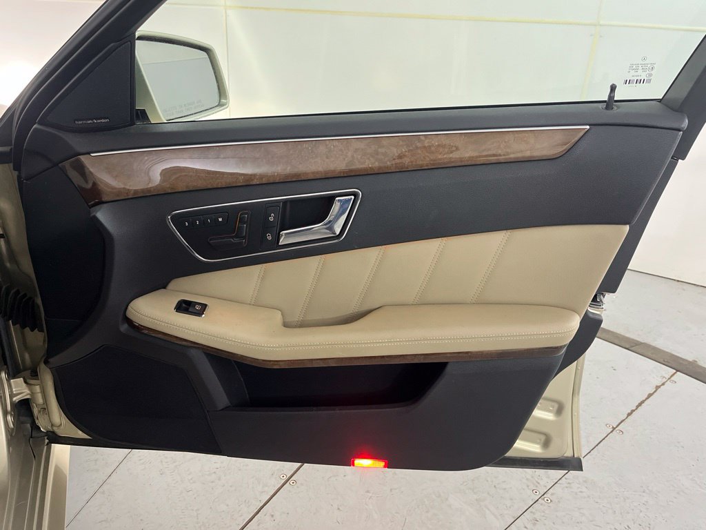 Used 2010 Mercedes-Benz E 350 Sedan image 29