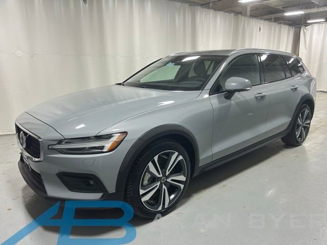 Used 2025 Volvo V60 B5 Cross Country Plus