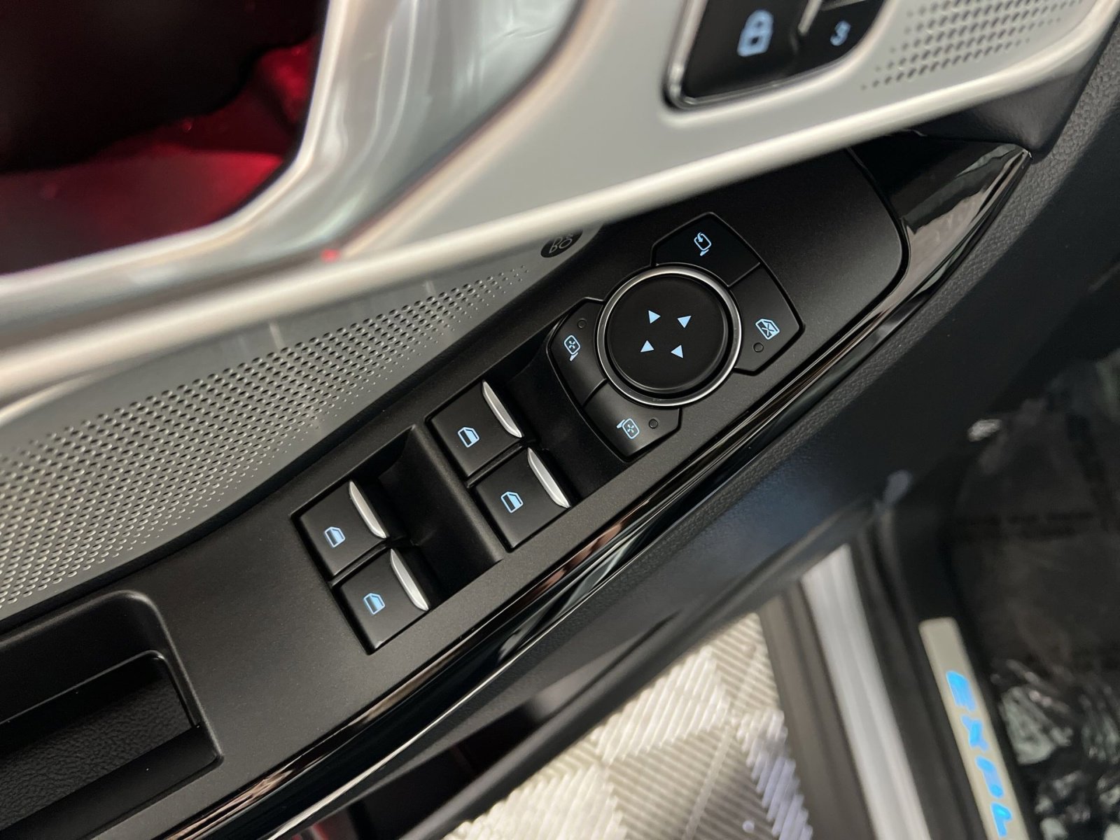 Used 2023 Ford Explorer Platinum w/ Premium Technology Package image 15