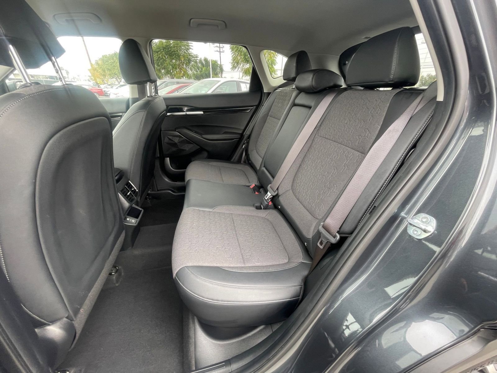 Used 2025 Kia Seltos S image 28