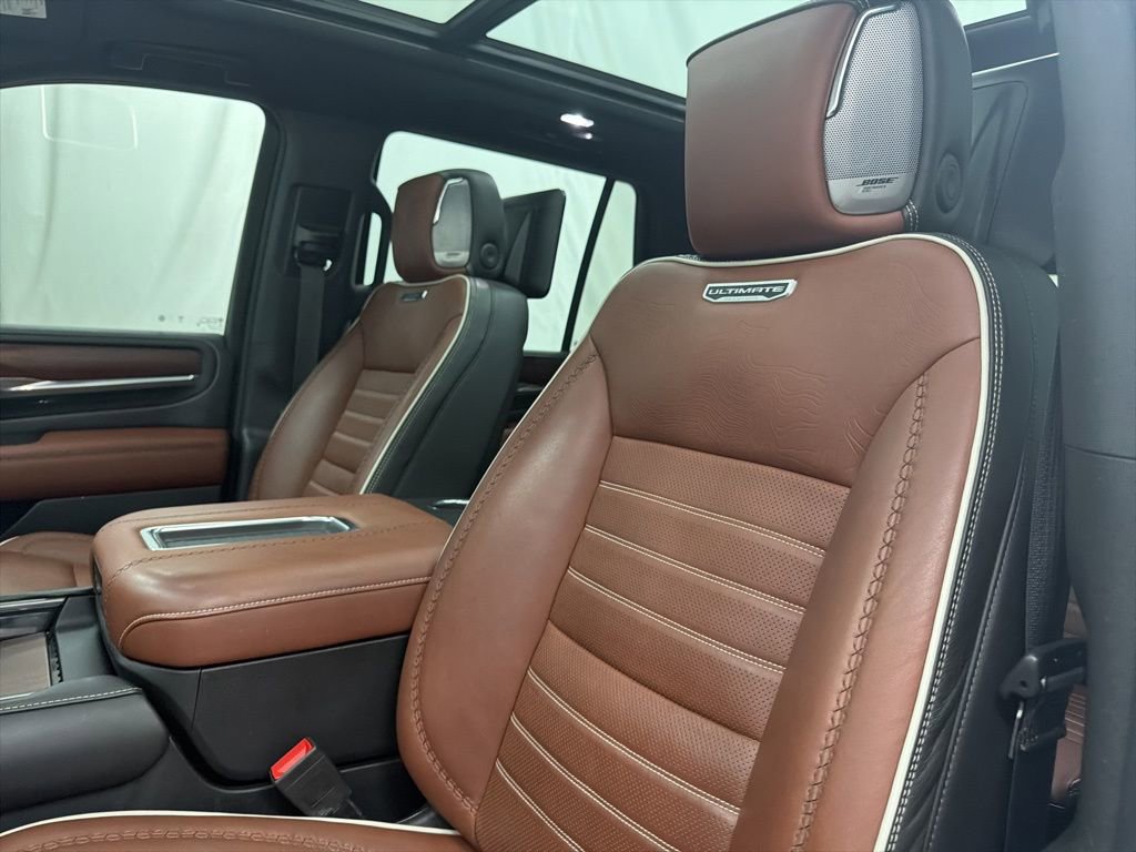Used 2023 GMC Yukon Denali Ultimate image 14