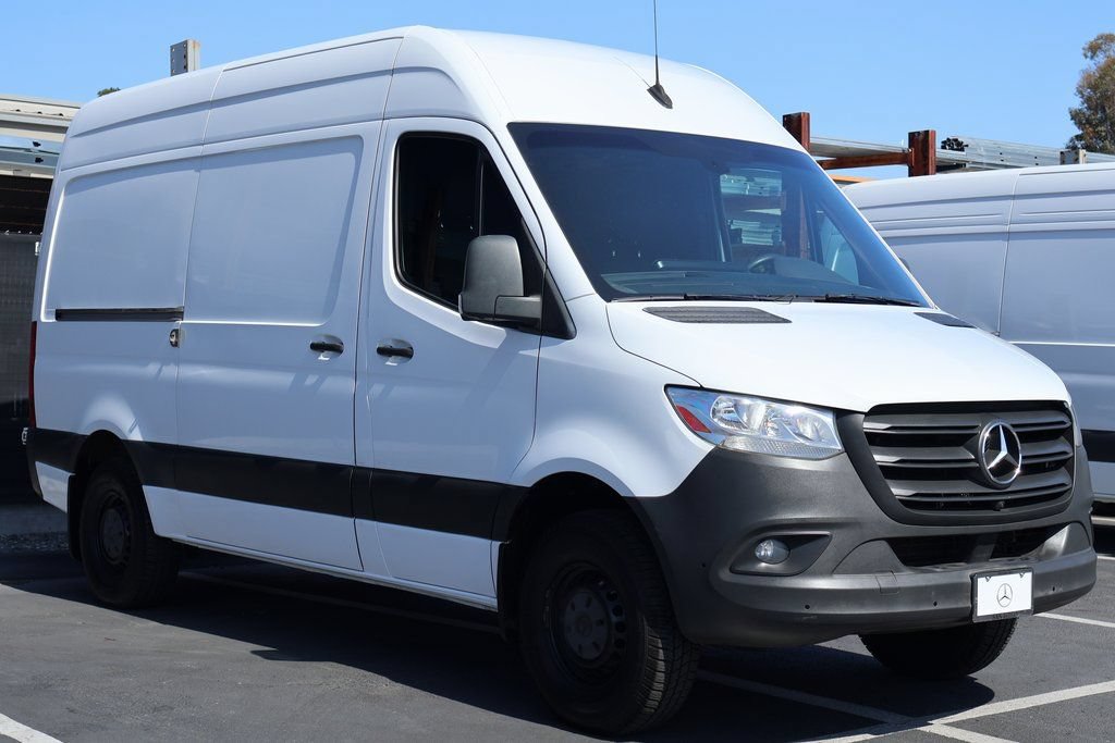 Used 2019 Mercedes-Benz Sprinter 144 image 3