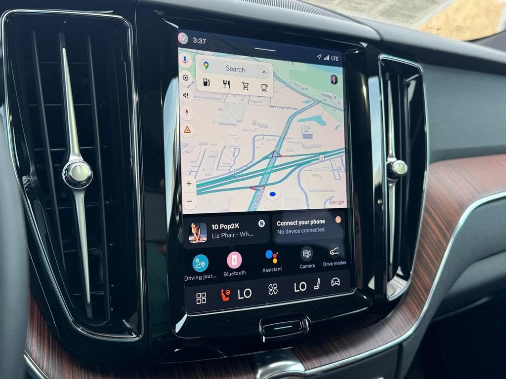 Certified 2023 Volvo XC60 B5 Plus w/ Climate Package image 18