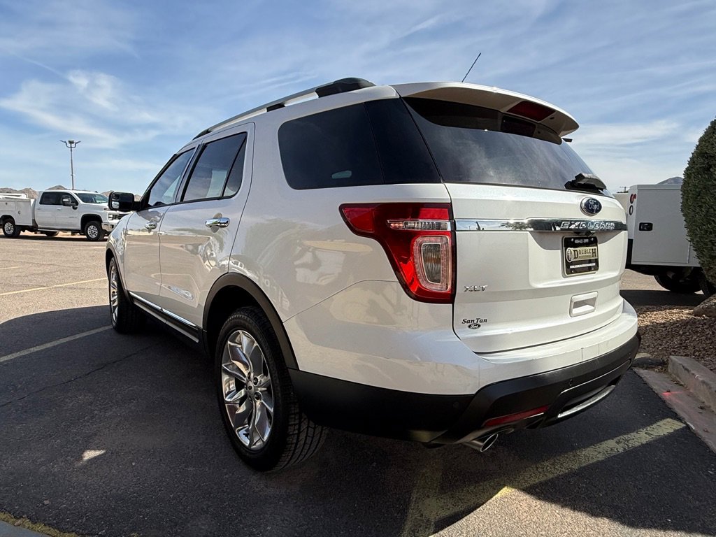 Used 2014 Ford Explorer XLT w/ Equipment Group 202A FWD image 4