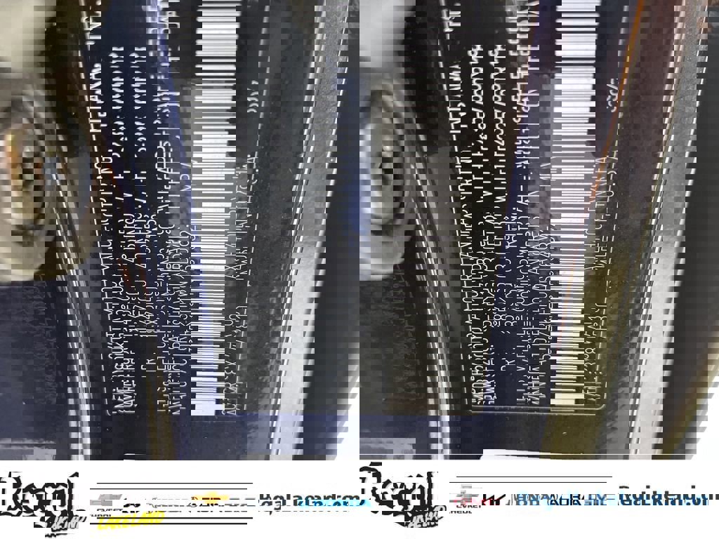 Used 2023 Toyota Sienna Limited image 38