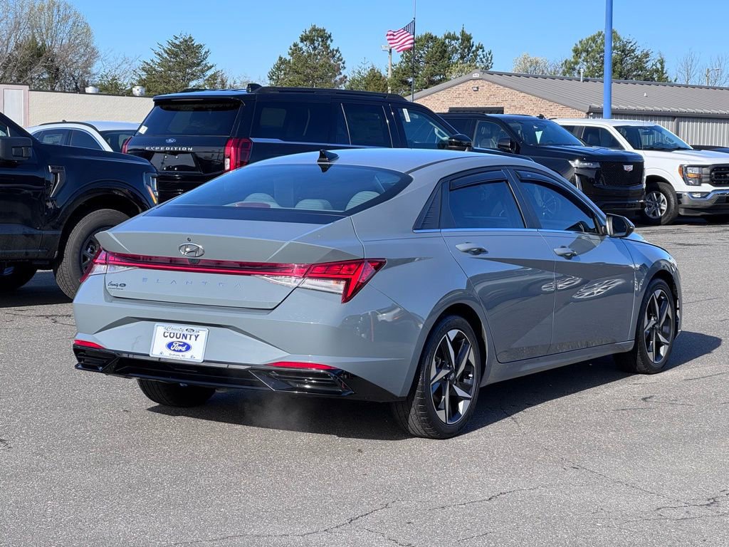 Used 2022 Hyundai Elantra SEL w/ Convenience + Premium Package image 27