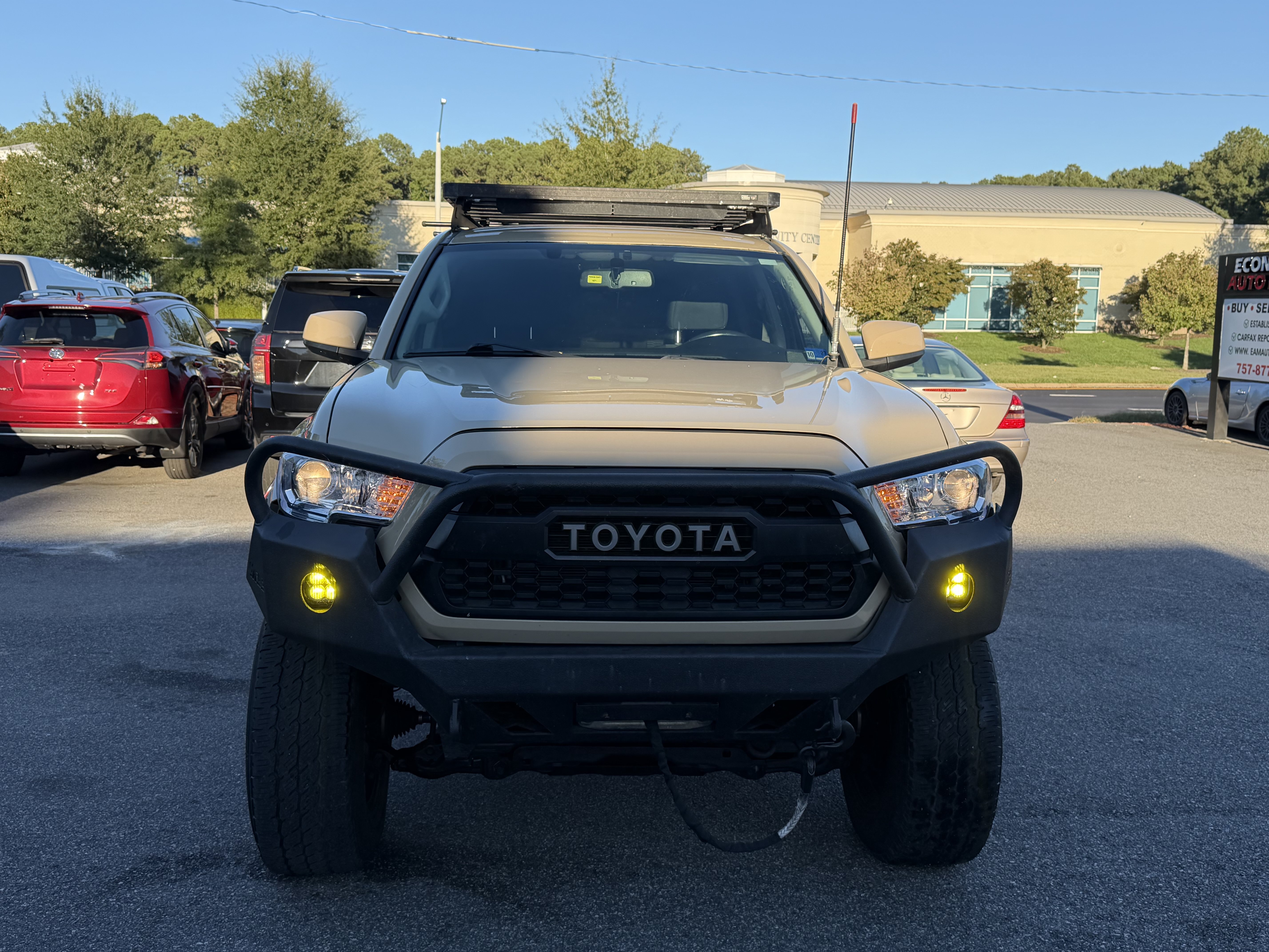 Used 2017 Toyota Tacoma SR5 w/ Tow Package AWD/4WD image 3