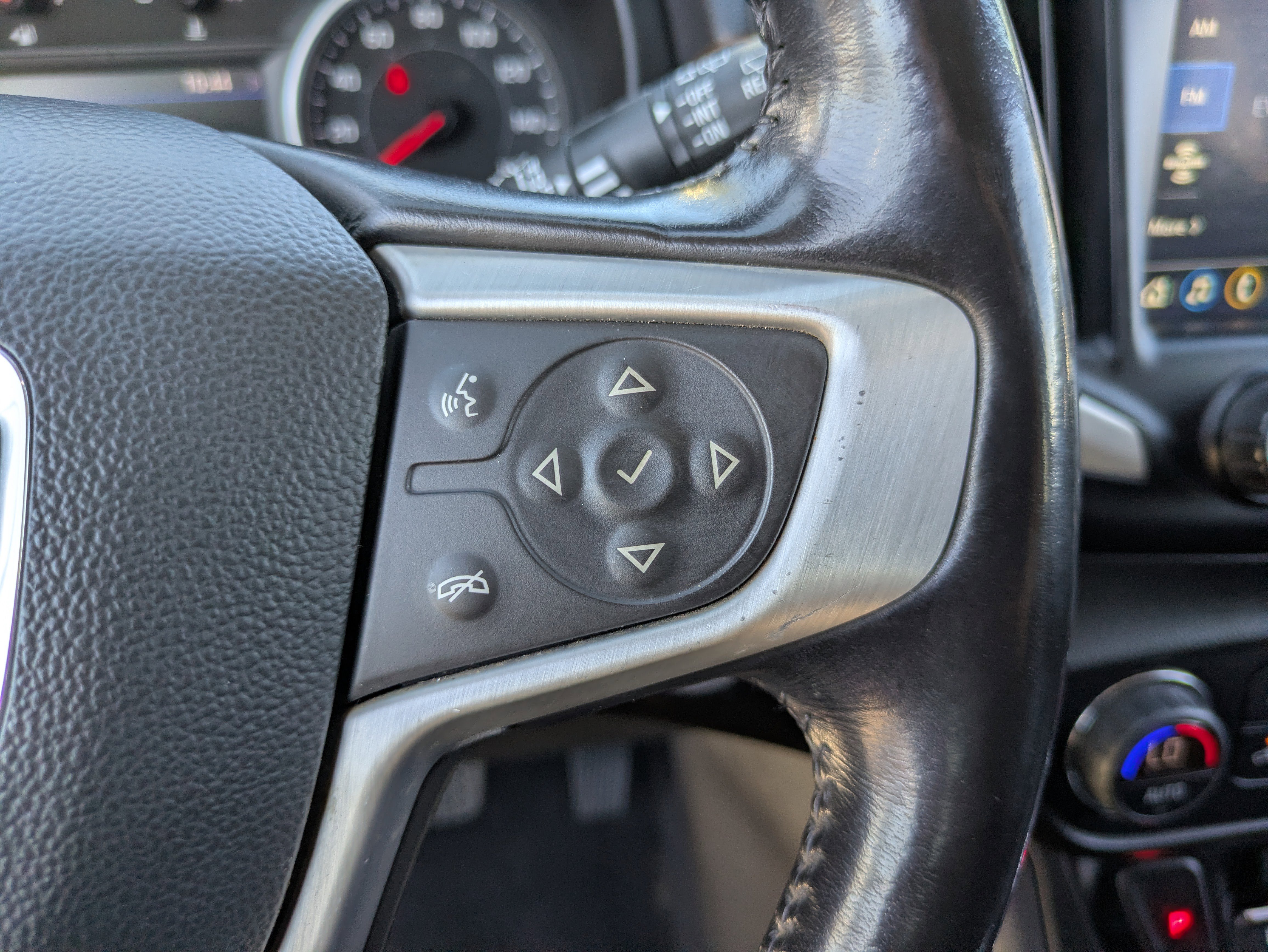 Used 2021 GMC Terrain SLT image 29