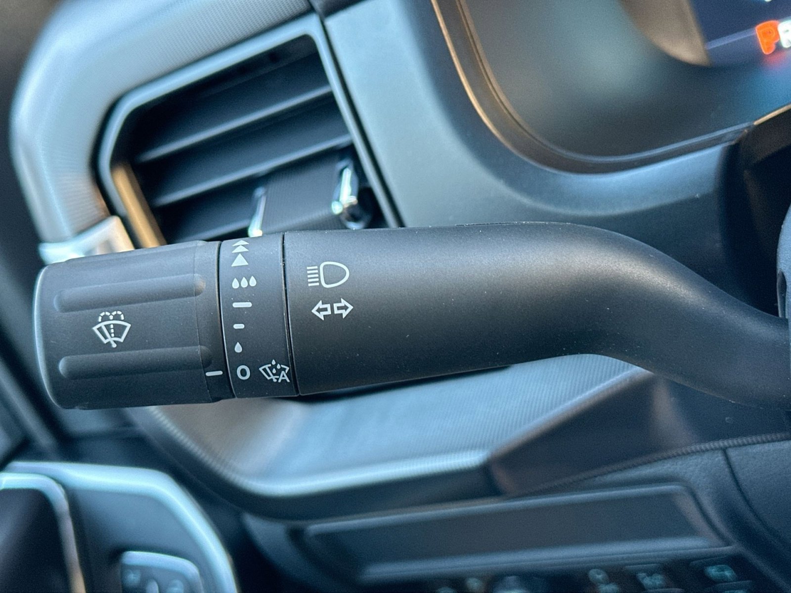 New 2025 Ford F150 Platinum w/ Equipment Group 702A High image 32