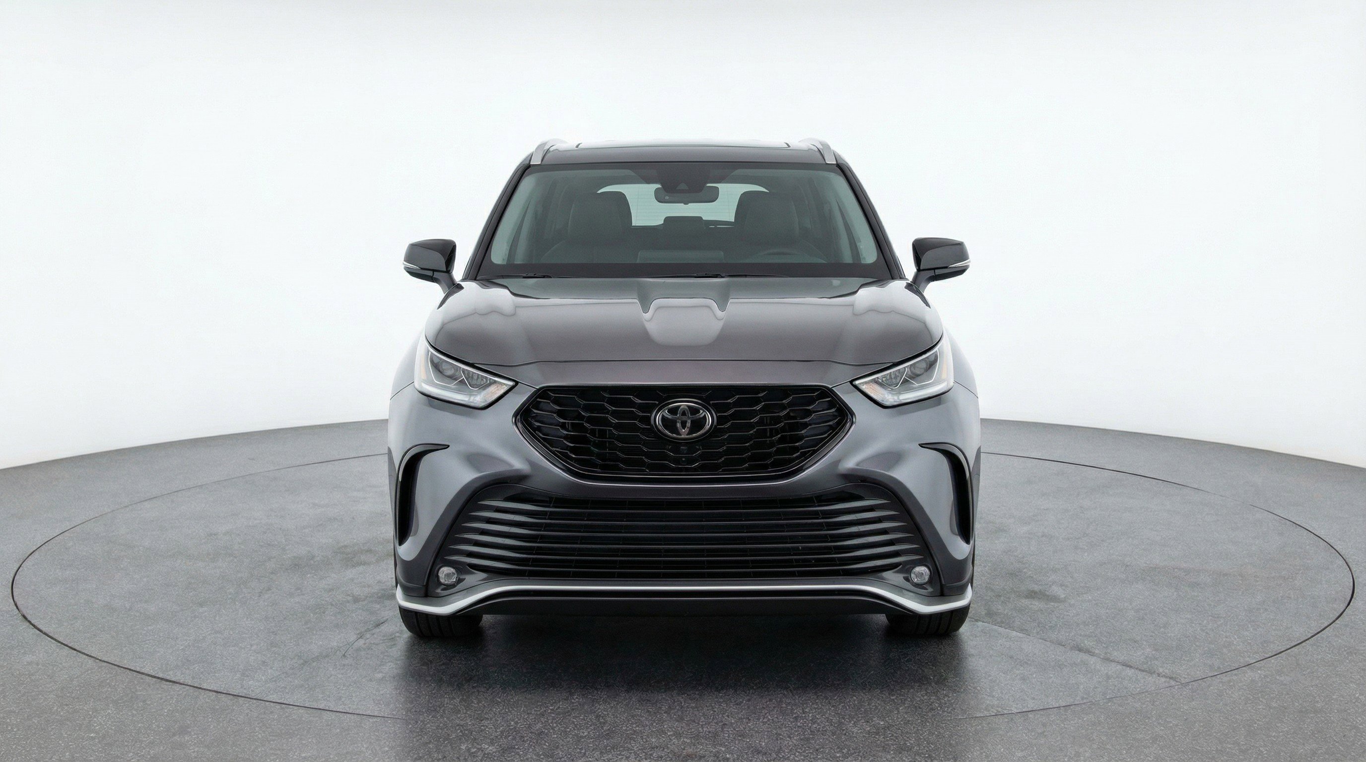 Used 2025 Toyota Highlander XSE image 2