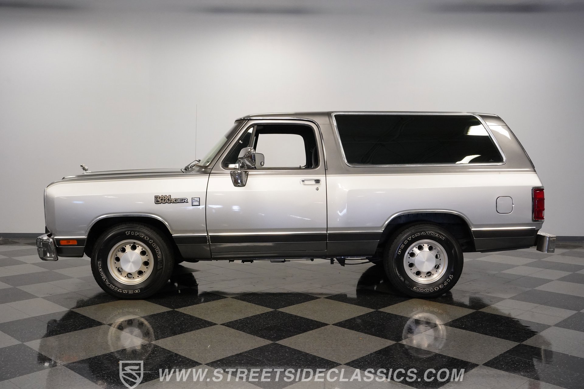Used 1990 Dodge Ramcharger 2WD image 2
