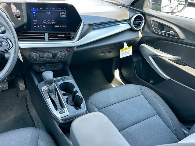Used 2025 Chevrolet Trax LS FWD image 21