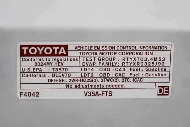 Used 2024 Toyota Tundra Platinum AWD/4WD image 29