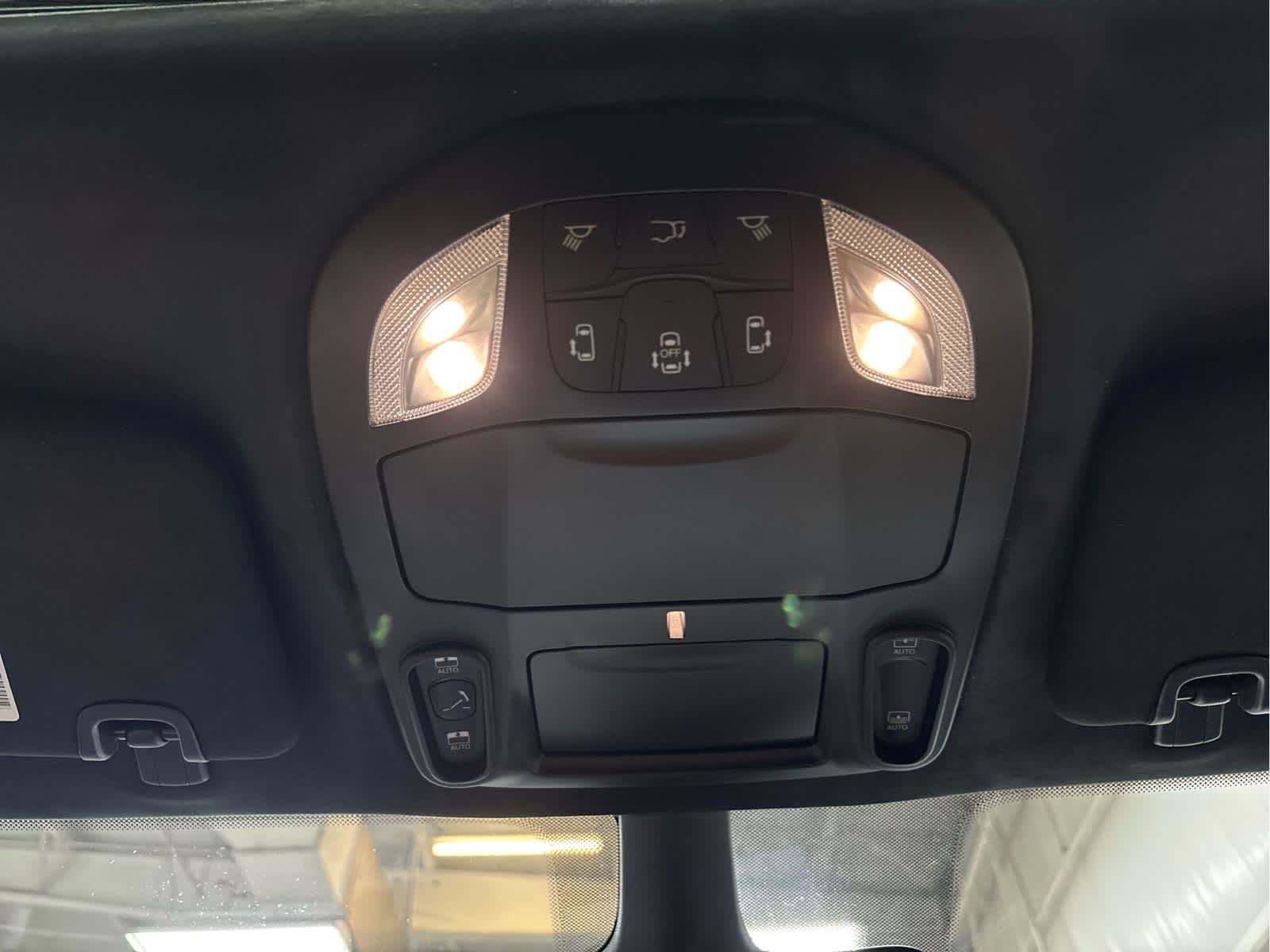 New 2026 Chrysler Pacifica Pinnacle w/ Trailer Tow Group image 33