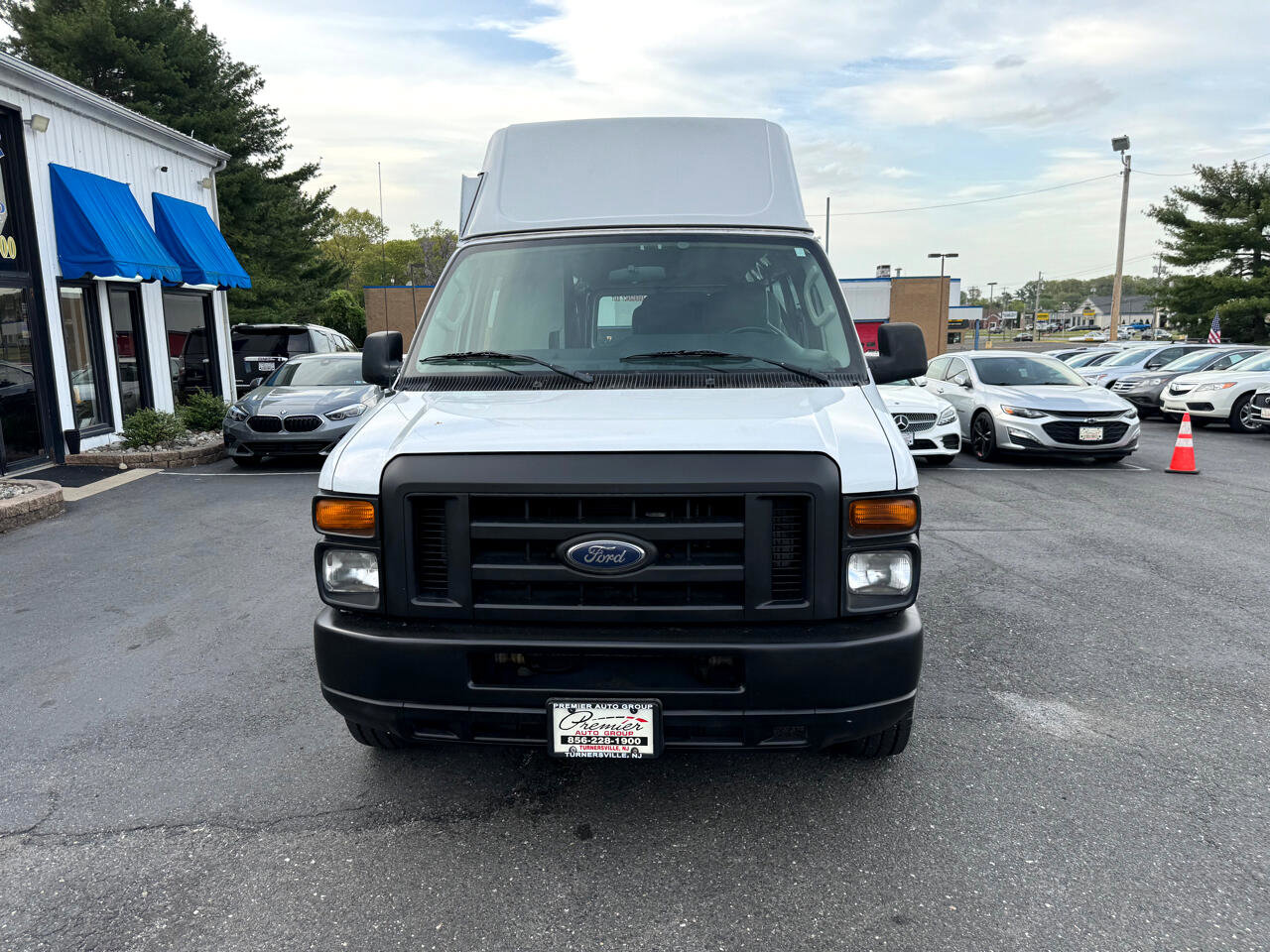 Used 2009 Ford E-250 and Econoline 250 Extended image 2