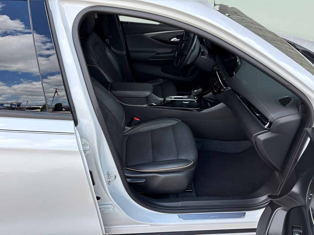 Used 2025 Buick Envista Avenir FWD image 12