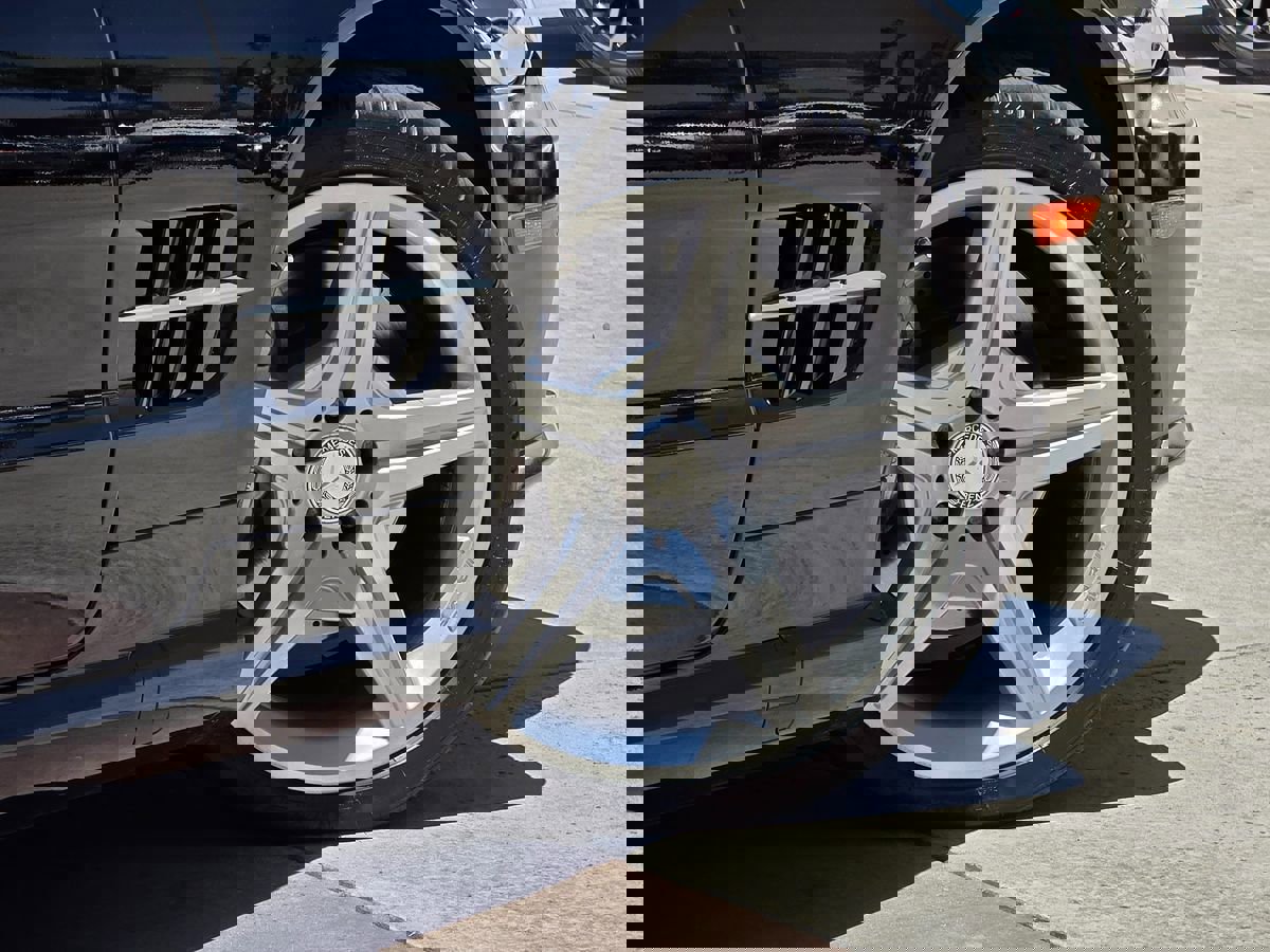 Used 2012 Mercedes-Benz SL 550 image 15