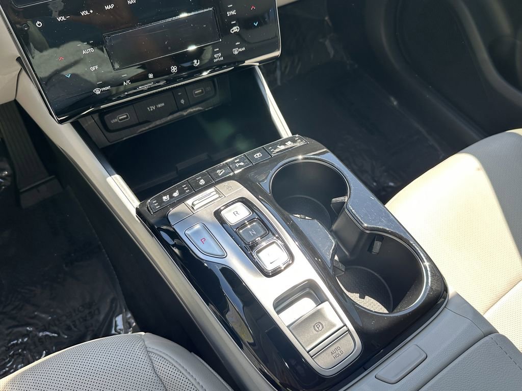 Used 2024 Hyundai Tucson Limited image 32