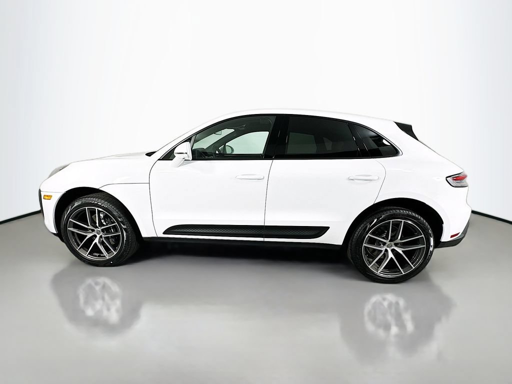 Certified 2026 Porsche Macan AWD/4WD image 2