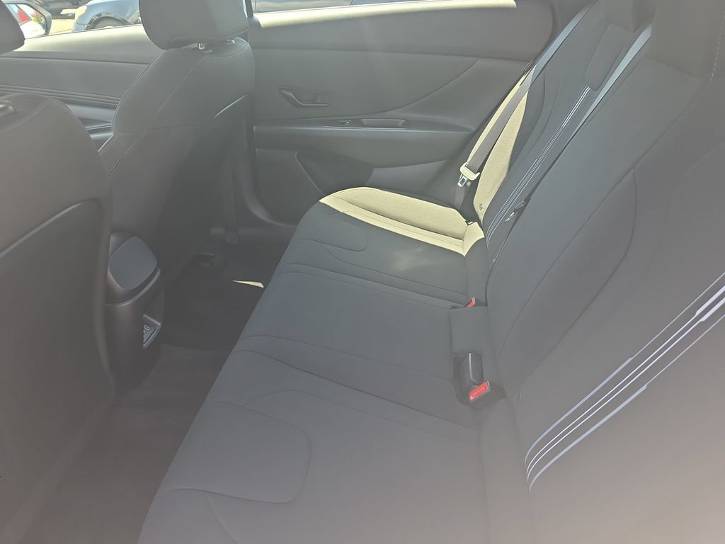 Certified 2025 Hyundai Elantra SEL FWD image 23