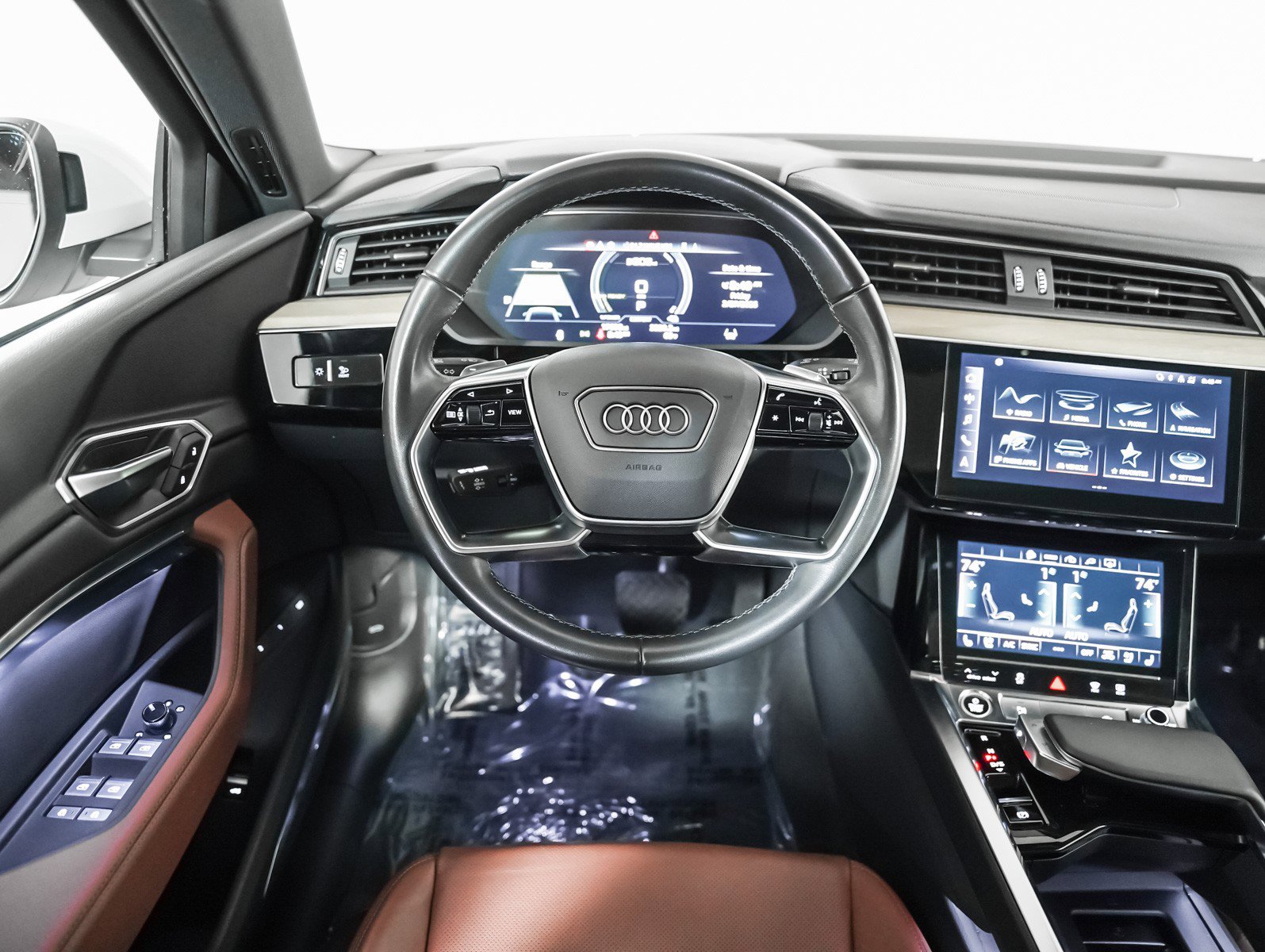 Used 2024 Audi Q8 e-tron Premium Plus image 14