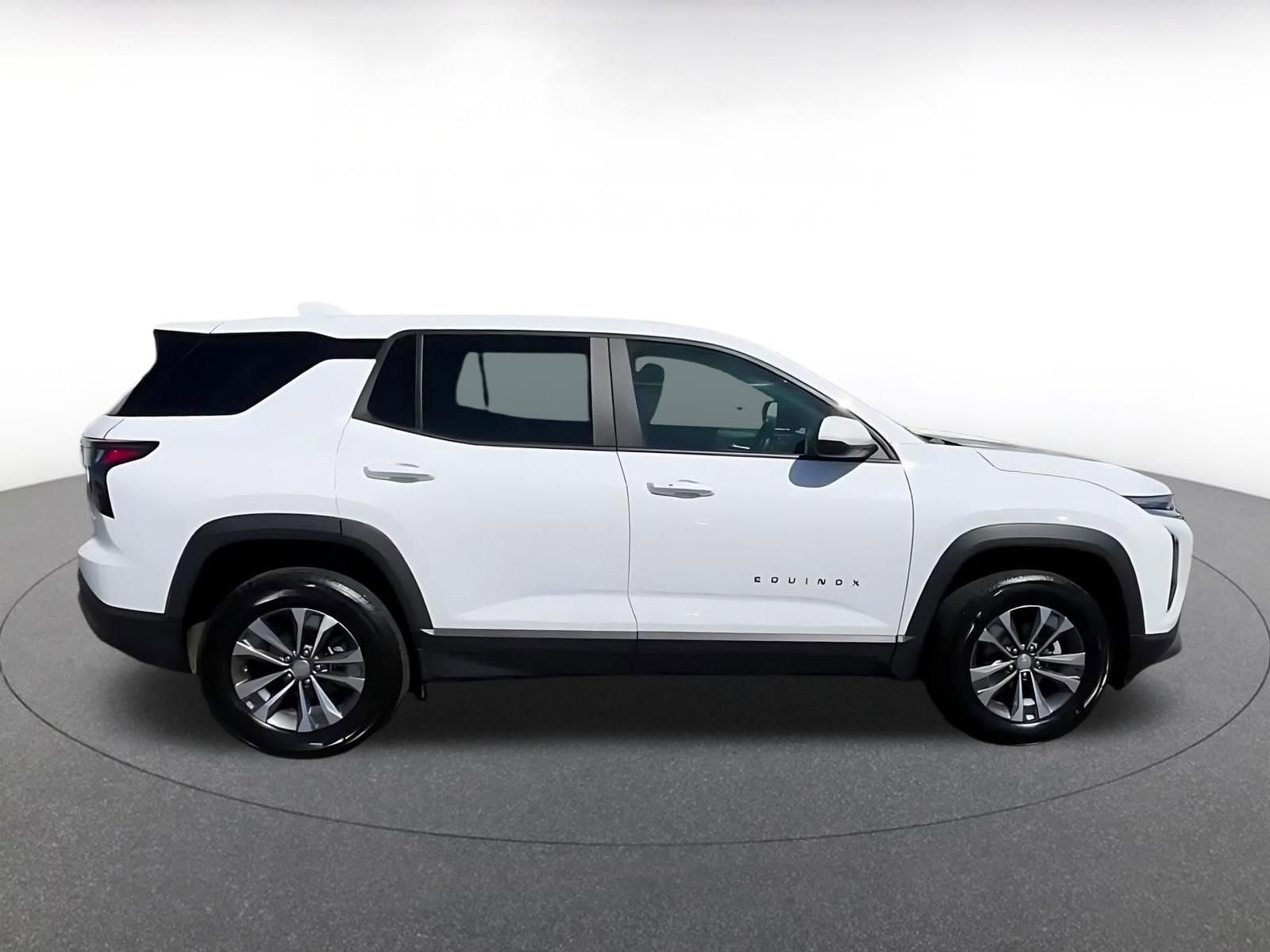 Used 2025 Chevrolet Equinox LT FWD image 16