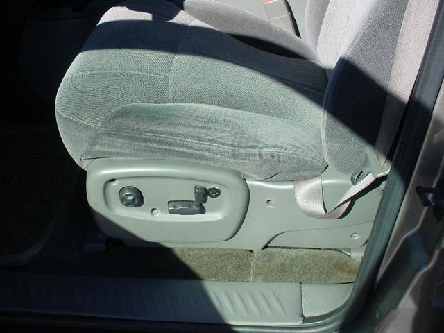 Used 2002 Chevrolet TrailBlazer LT w/ Driver Convenience Pkg RWD image 13